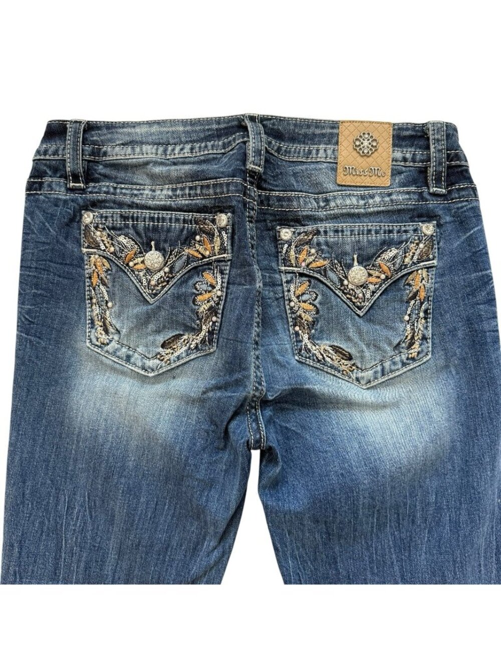 Miss Me Jeans Mid-Rise Capri Size 30 Embroidered Pocket Bling Rhinestone D3717P
